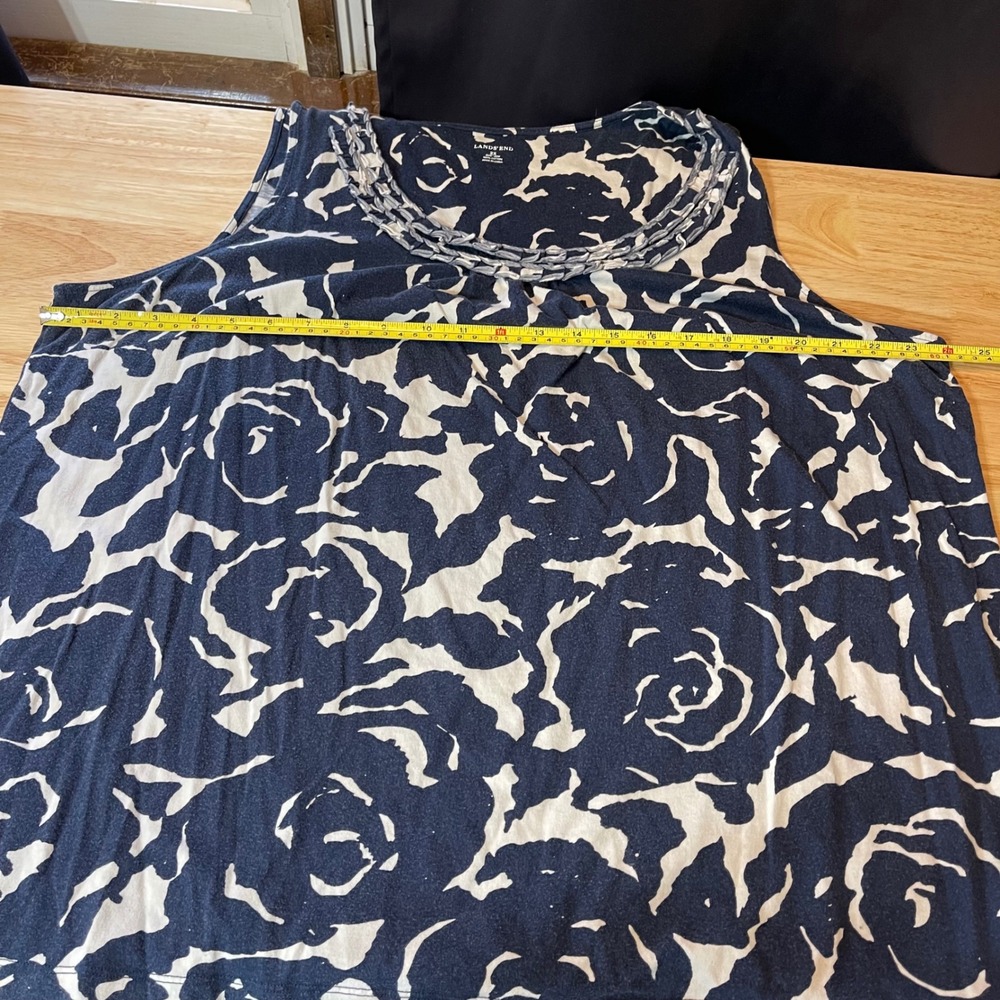 Lands End Womens 2X Navy Blue White Floral Rose Cotton Tank Top Ruffle 20W-22W - Picture 4 of 5